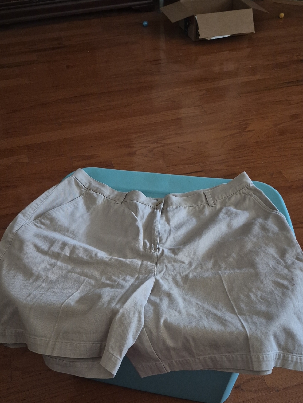 Ralph Lauren Women’s Light Khaki Cotton Shorts